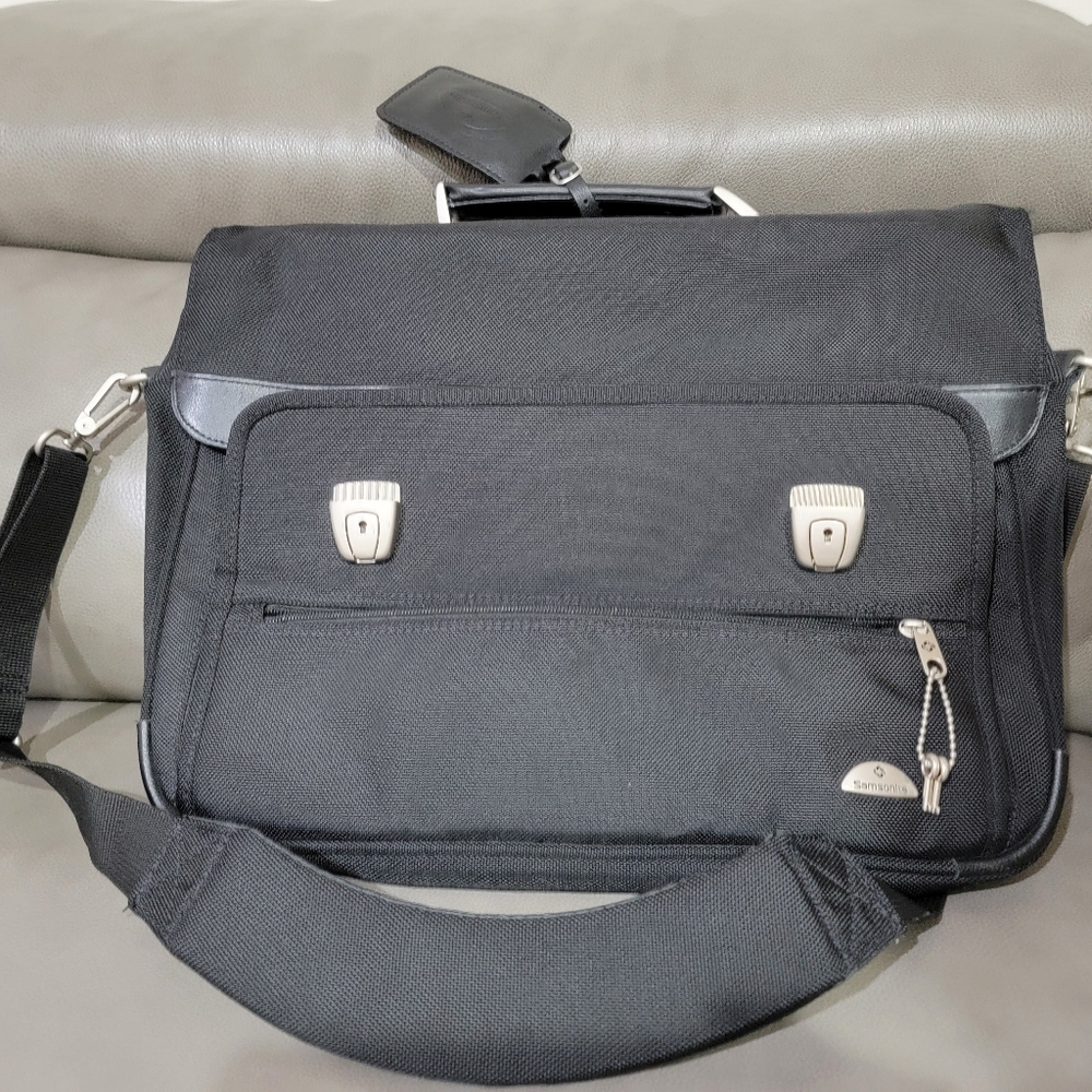 Black Samsonite Messenger Laptop Bag
